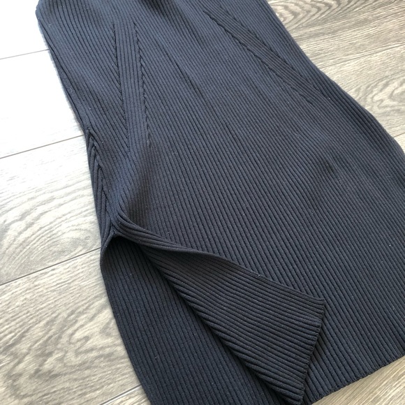 Babaton Ribbed Long Tank - Picture 2 of 4